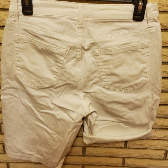 Lee Riders Shorts - Picture 2 of 4